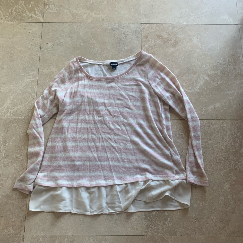 Torrid Size 0 long sleeve shirt